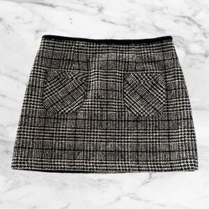 Nanette Lepore Houndstooth Tweed Skirt, Size 8 – Front Pockets